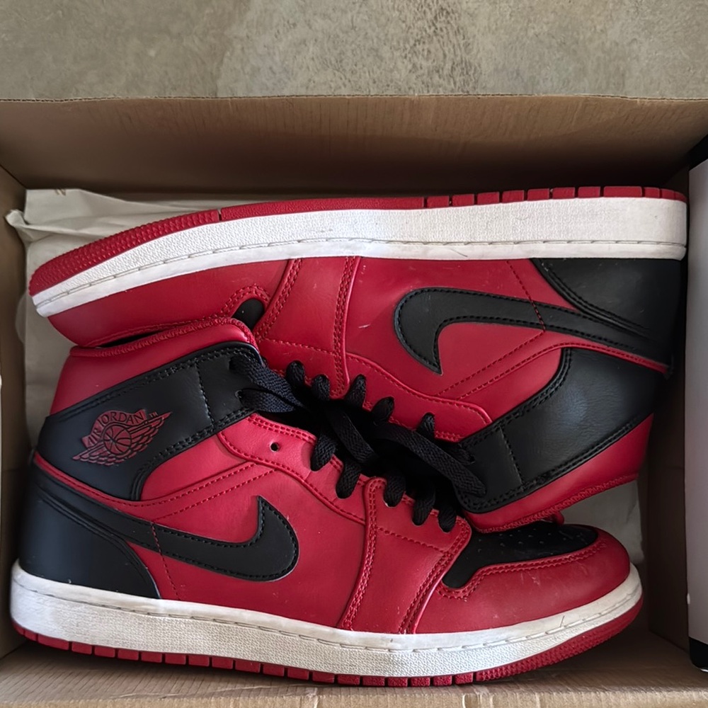 Jordan Red and Black Sneakers Air Jordan 1 Mid